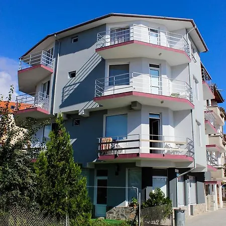Casa de hóspedes Maris 2*