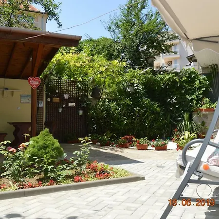 Casa de hóspedes Maris 2*